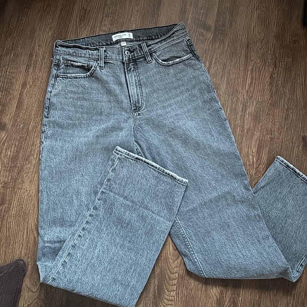 Abercrombie & Fitch Women's curve love low rise baggy